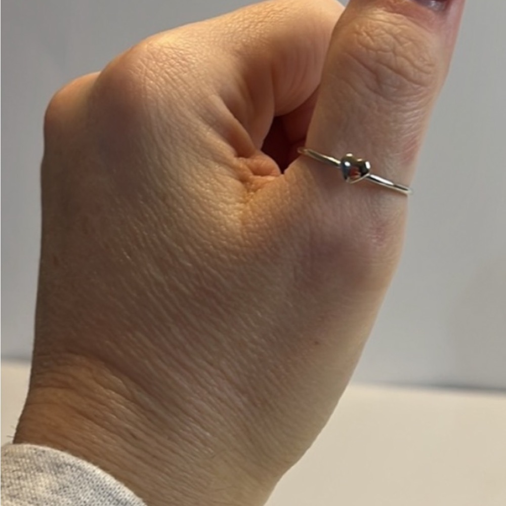 925 STERLING SILVER DAINTY PUFFED HEART MIDI THUMB RING - Picture 2 of 7